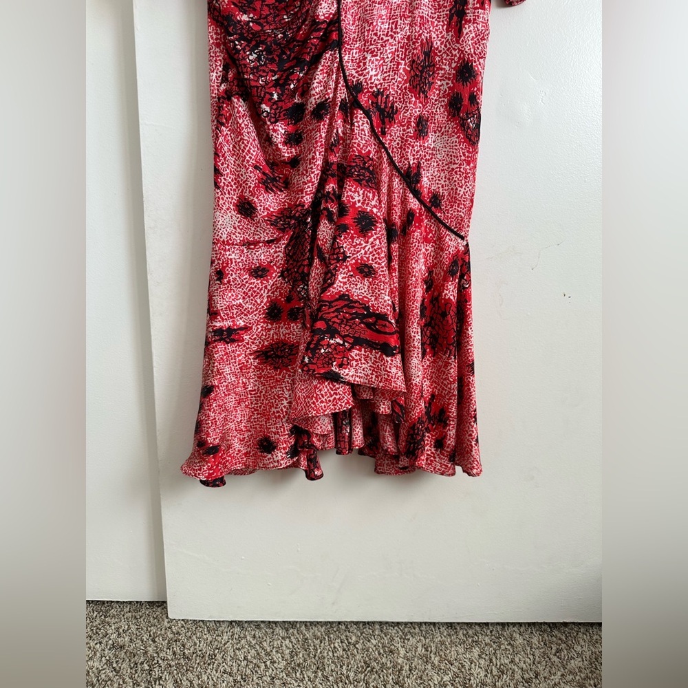 Elegant Asymmetrical Red and Black Dress - Picture 11 of 16